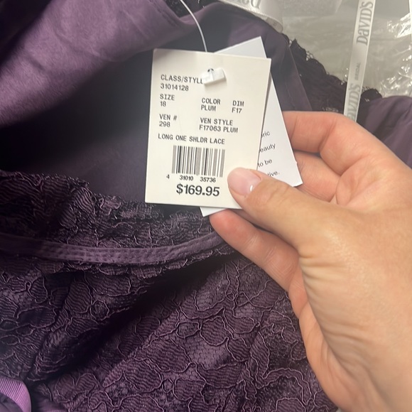 Size 18 one shoulder lace plum dress David’s bridal - Picture 2 of 2